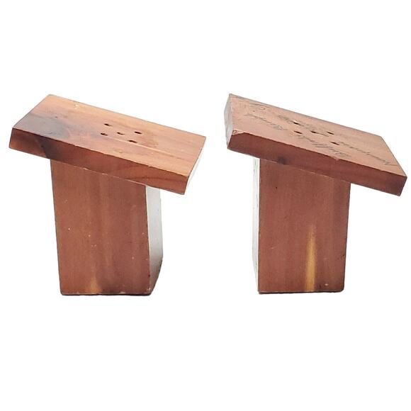 Vintage Collectible Wood Ma and Pa Outhouse Salt and Pepper Shakers Florence SC - Picture 5 of 7